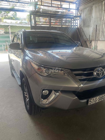 Toyota Fortuner 2019 Bạc tự động một cầu