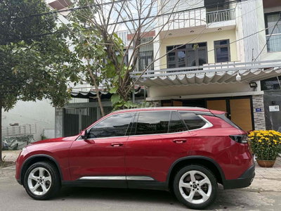 VinFast Lux SA2.0 Plus Đỏ