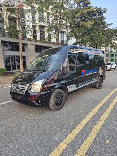 Xe Ford Transit Limousine 2019