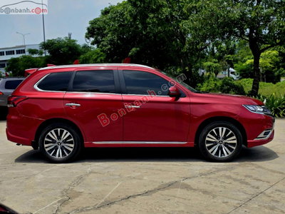 Xe Mitsubishi Outlander Premium 2.0 CVT 2023