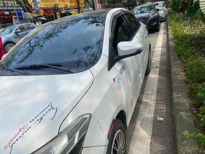 Toyota Vios 2016 số sàn bản Limo