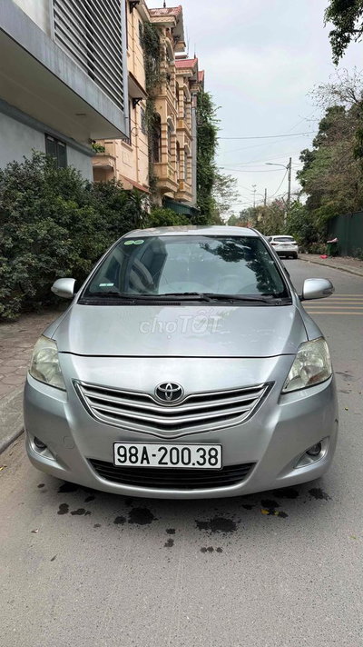 Toyota Vios E Số sàn Bạc