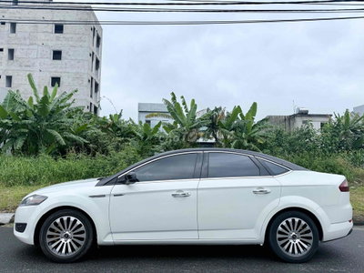 Ford Mondeo tự động