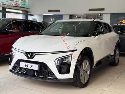 Xe VinFast VF7 Eco 2026