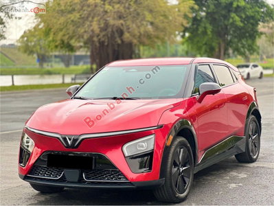 Xe VinFast VF7 Eco 2025