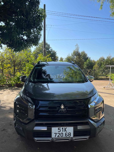 Mitsubishi Xpander Cross 2023 27.000 km Xám