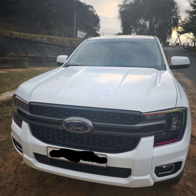 Ford Ranger 2024 XLS AT 1 cầu Trắng