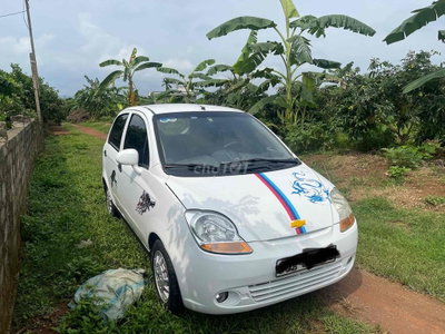 Chevrolet Spark Trắng 5 chỗ
