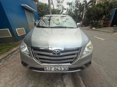 Toyota Innova 2015 màu Bạc