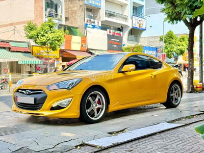 Hyundai Genesis 2012 Vàng