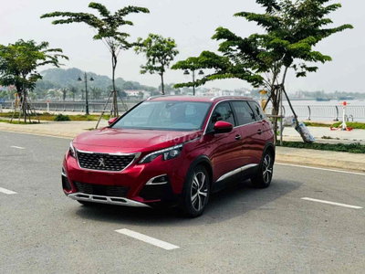 Peugeot 5008 Đỏ 7 chỗ