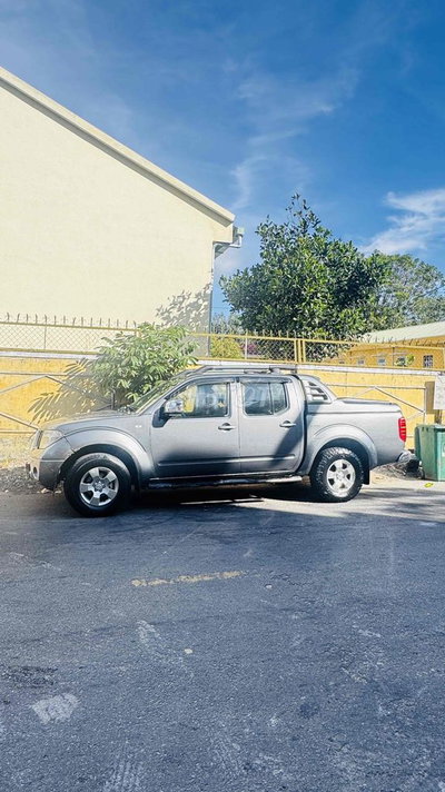 Nissan Navara Full 2 cầu tự động