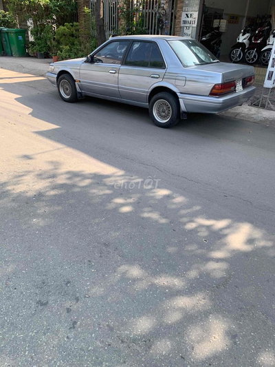 Nissan Bluebird 1990 - 789789 km