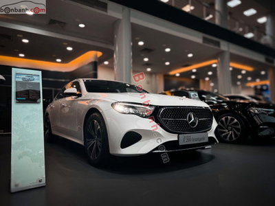 Xe Mercedes Benz E class E200 Avantgarde 2025