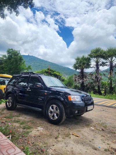 Ford Escape 2004 Đen