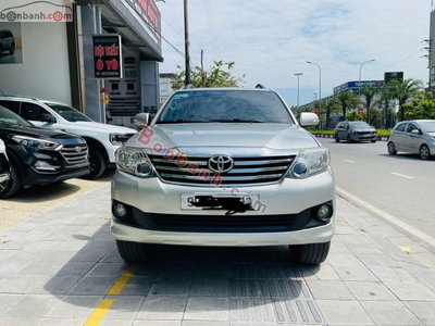 Xe Toyota Fortuner 2.7V 4x2 AT 2014
