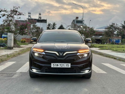 VinFast VF8 plus 2022