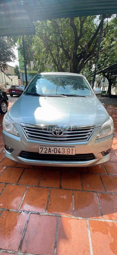 Toyota Innova Bạc 7 chỗ chuẩn xe gia đình zin đẹp