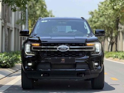 Ford Everest 2025 Ambiente 2.0L 4x2 AT - 23.000 km