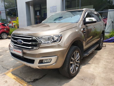 Ford Everest Titanium 2019 bảo hành 2027, vay 75%