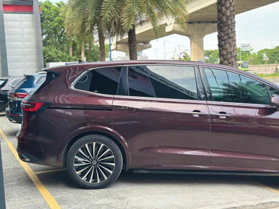 Volkswagen Viloran Luxury Đỏ