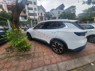 Xe VinFast Lux SA 2.0 Plus 2.0 AT 2020