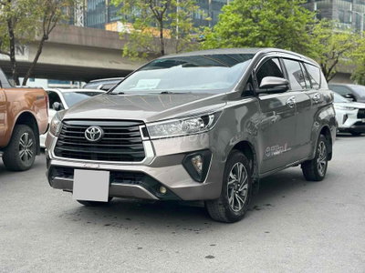 Toyota Innova E MT 2022 Đồng 11 vạn km