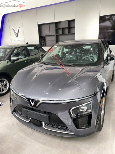 Xe VinFast VF7 Eco 2026