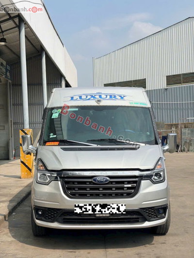 Xe Ford Transit Tiêu chuẩn 2024