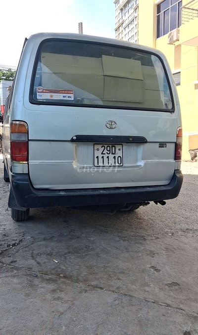 Toyota Hiace Bạc