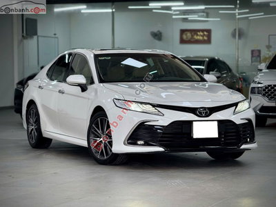 Xe Toyota Camry 2.0Q 2023