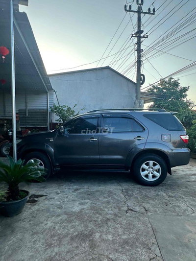 Toyota Fortuner 2011 4x4 Xám