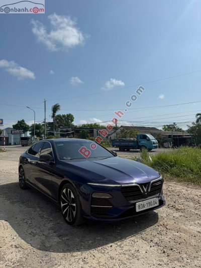 Xe VinFast Lux A 2.0 Premium 2.0 AT 2019