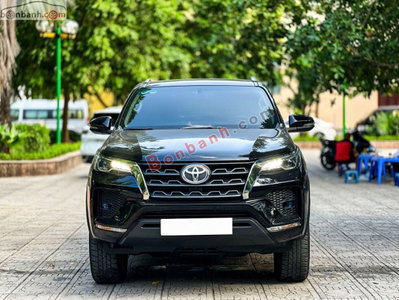 Xe Toyota Fortuner 2.4G 4x2 AT 2021
