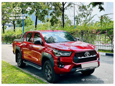 Toyota Hilux 2025 Đỏ 13.000km