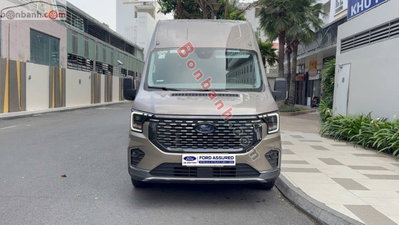 Xe Ford Transit Premium 2024