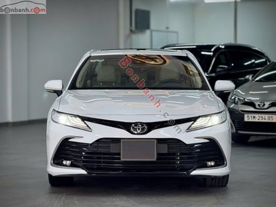 Xe Toyota Camry 2.0Q 2023