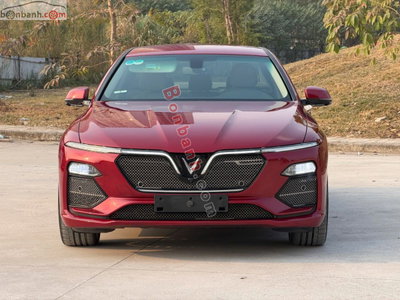 Xe VinFast Lux A 2.0 Premium 2.0 AT 2021