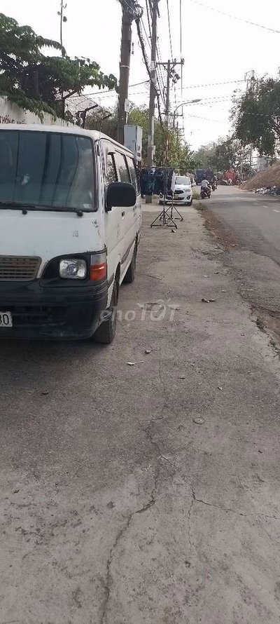 Toyota Hiace 2003 biển vàng phun xăng điện tử