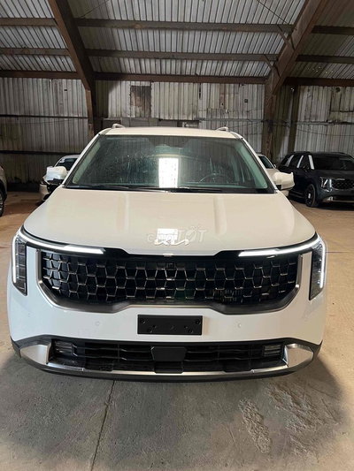 Xe Canival mẫu mới 2025