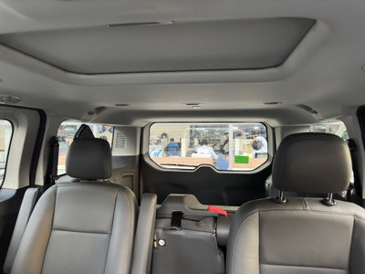 Ford Tourneo Titanium 2020 bảo hành 2027 vay 75%