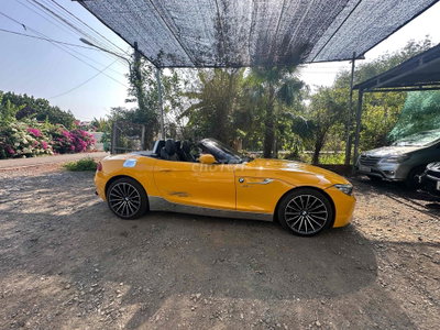 BMW Z4 Vàng 2 chỗ Số tự động