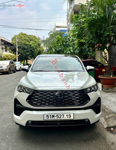 Xe Toyota Innova Cross HEV 2.0 CVT 2025