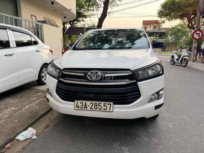 Toyota Innova 2017 2.0E Trắng