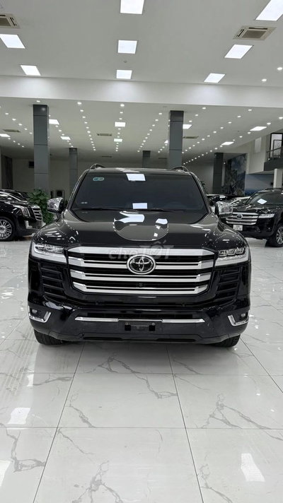 Bán Toyota Land Cruiser LC300 sản xuất 2023, 1 chủ