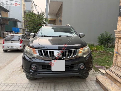 Xe Mitsubishi Triton 4x2 AT 2017