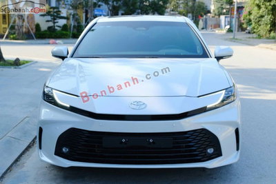 Xe Toyota Camry 2.0Q 2025