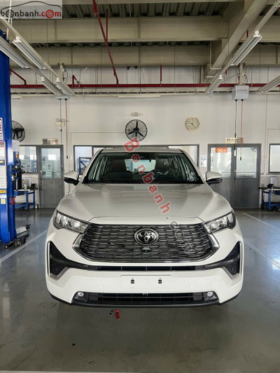 Xe Toyota Innova Cross HEV 2.0 CVT 2026