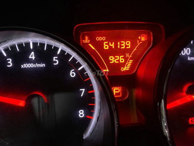 Nissan Sunny 2015 Tự động 64100 km Bạc