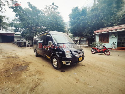 Xe Ford Transit Luxury 2018